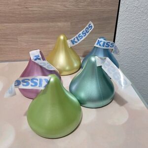 5 Hershey’s KISSES Candy Capsule Mini Die-Cast Pull-Back Toy Car for Easter